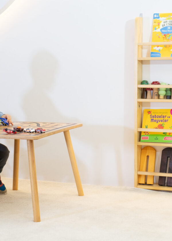 Montessori Uyumlu Doğal Çam Ağacı Duvar Kitaplığı – 110x70 cm, Kolay Kurulum - Görsel 3