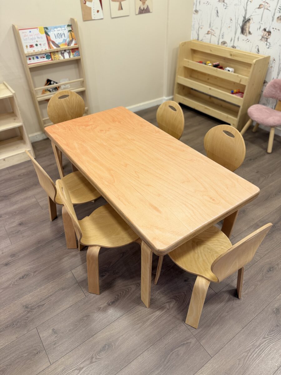 anaokulumasave sandalyeseti Kayın kontraplak anaokulu masa sandalye seti, Montessori uyumlu kreş mobilyası